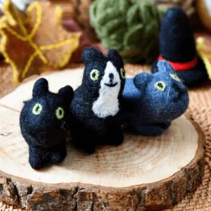 Tara Treasures Felt Cats // 3 Cats> Halloween Theme | Sensory Play