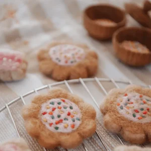 Tara Treasures Felt 100s and 1000s Biscuits (Set of 3)> Food Play