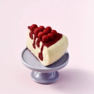 Tara Treasures // Felt Boysenberry Cake> Food Play