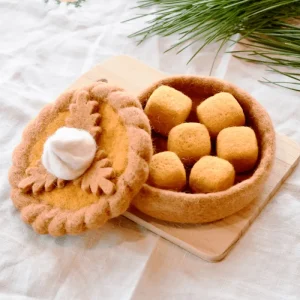 Tara Treasures // Felt Pumpkin Pie Play Food Set> Food Play