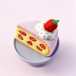 Tara Treasures // Felt Strawberry Torte Slice> Food Play