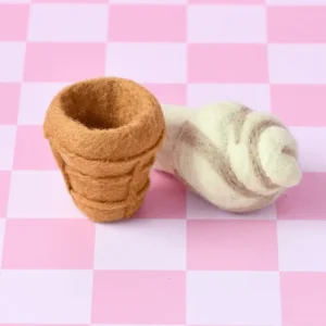 Tara Treasures // Felt Vanilla Soft Serve Ice Cream> Food Play