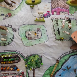 Wonderie // Around The Farm Play Cloth> Farm & Barnyard Theme